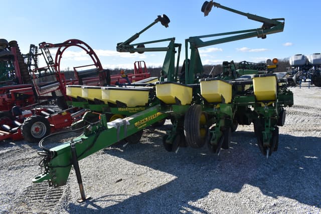 Image of John Deere 1760 equipment image 2