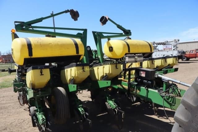 Image of John Deere 1760 equipment image 4