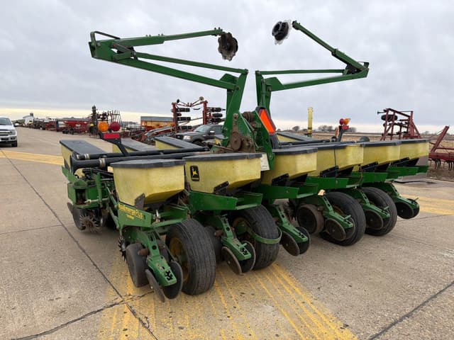 Image of John Deere 1760 equipment image 3