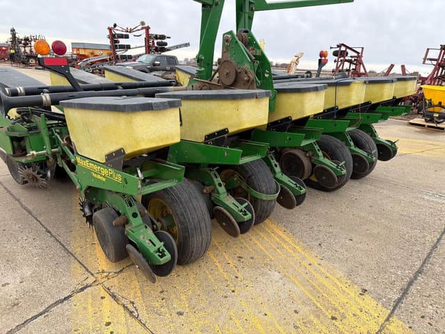 Image of John Deere 1760 equipment image 4