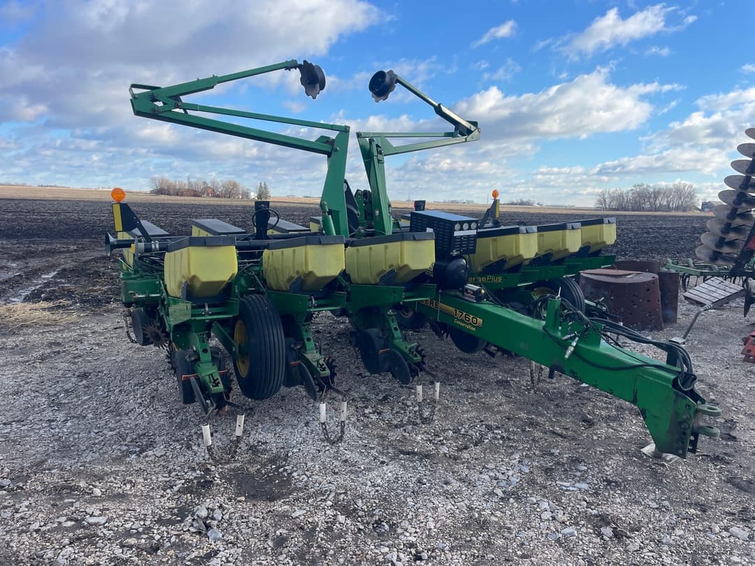 Image of John Deere 1760 Primary image