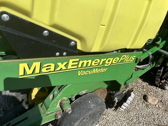 Image of John Deere 1760 equipment image 2