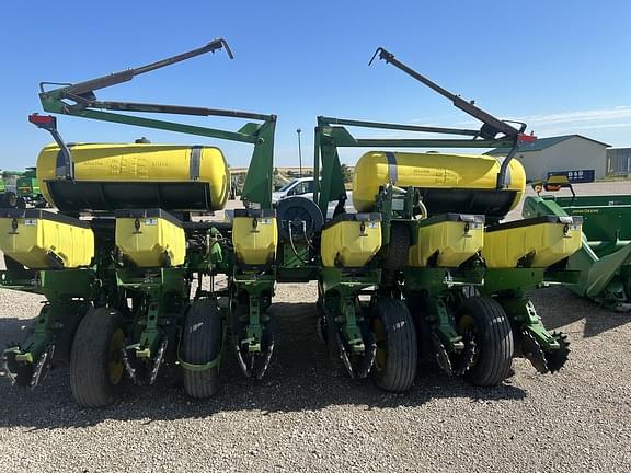 Image of John Deere 1760 equipment image 4