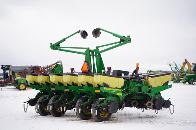 Image of John Deere 1760 equipment image 4