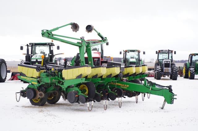 Image of John Deere 1760 equipment image 2