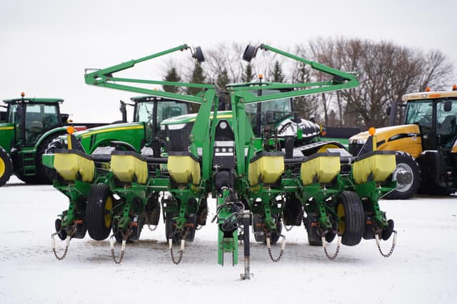 Image of John Deere 1760 equipment image 1