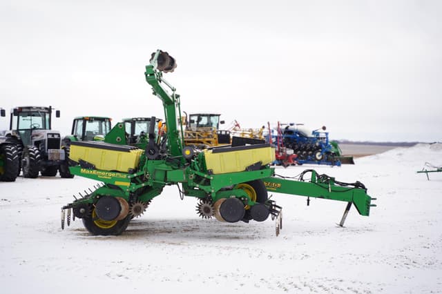 Image of John Deere 1760 equipment image 3