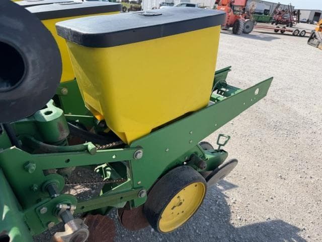 Image of John Deere 1760 equipment image 4