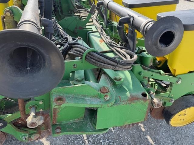 Image of John Deere 1760 equipment image 3