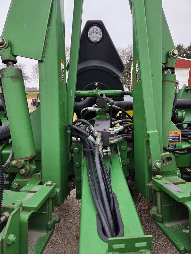 Image of John Deere 1760 equipment image 4