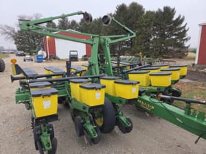 John Deere 1760 Image