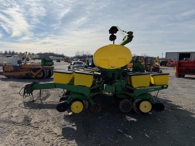 Image of John Deere 1760 equipment image 1