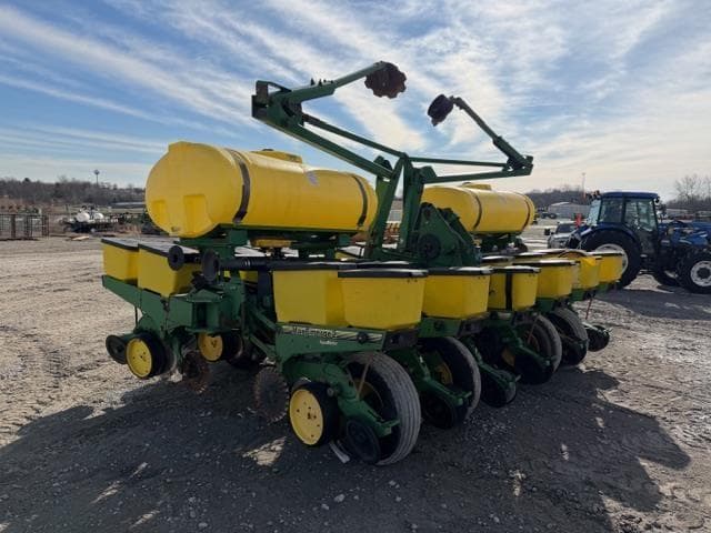 Image of John Deere 1760 equipment image 2