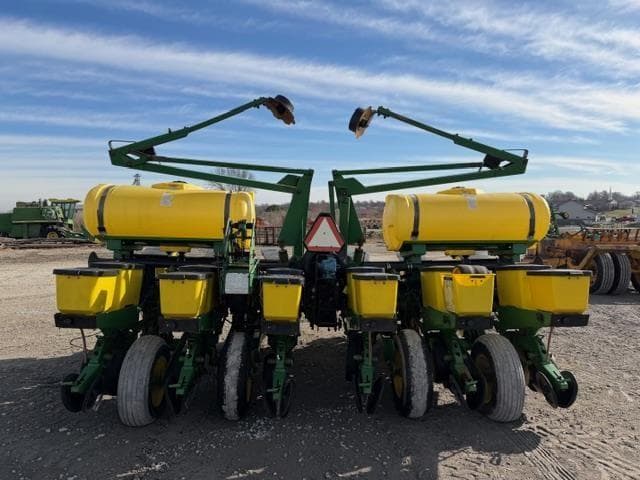 Image of John Deere 1760 equipment image 3