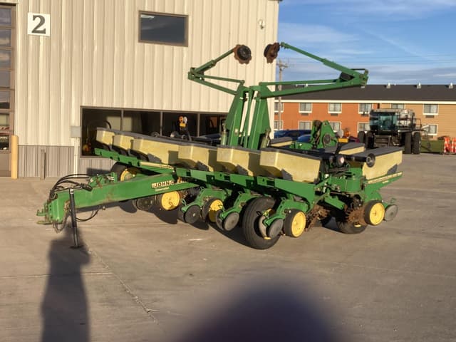 Image of John Deere 1760 equipment image 1