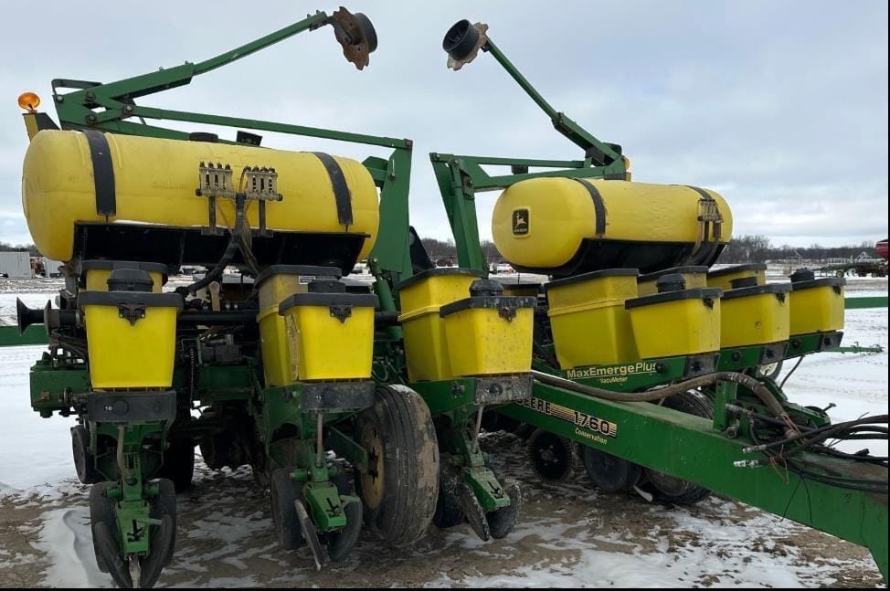 John Deere 1760 Equipment Image0