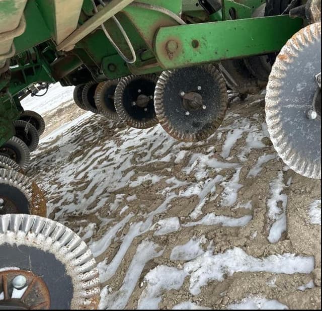 Image of John Deere 1760 equipment image 3