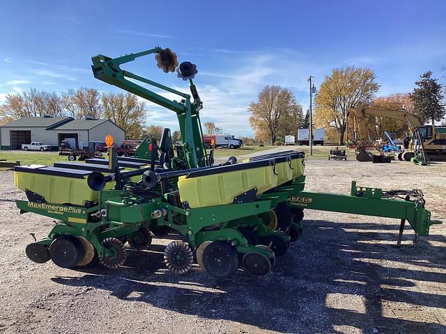 Image of John Deere 1760 equipment image 3