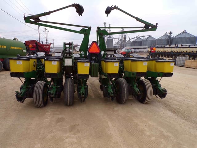 Image of John Deere 1760 equipment image 4