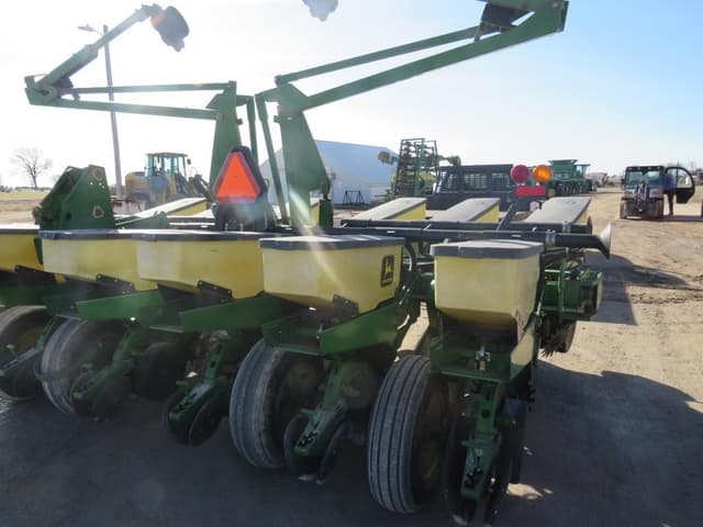 Image of John Deere 1760 equipment image 4