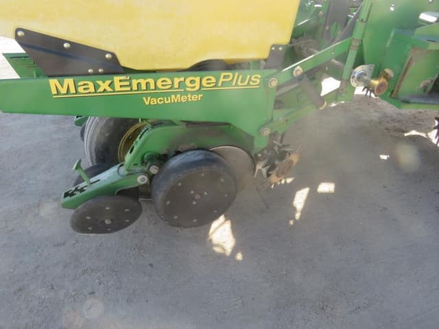 Image of John Deere 1760 equipment image 3