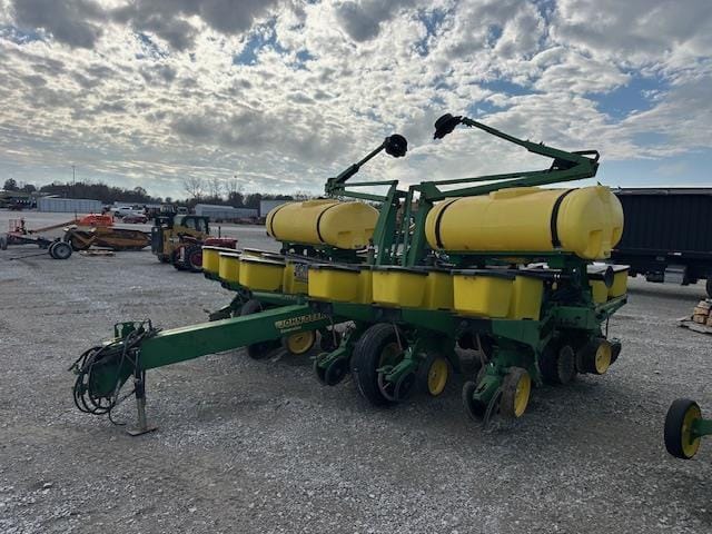 John Deere 1760 Equipment Image0