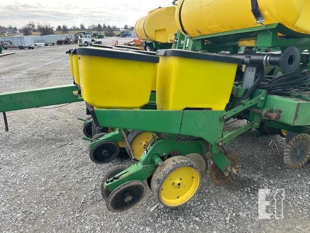 Image of John Deere 1760 equipment image 1