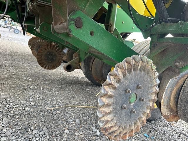 Image of John Deere 1760 equipment image 3