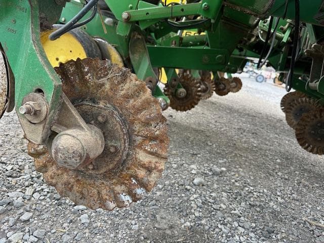 Image of John Deere 1760 equipment image 2