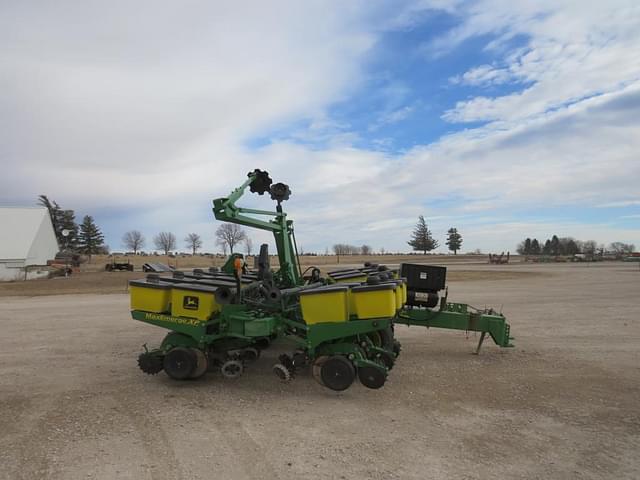 Image of John Deere 1760 equipment image 1