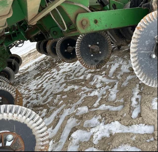 Image of John Deere 1760 equipment image 3