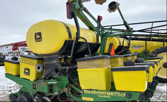 Image of John Deere 1760 equipment image 4