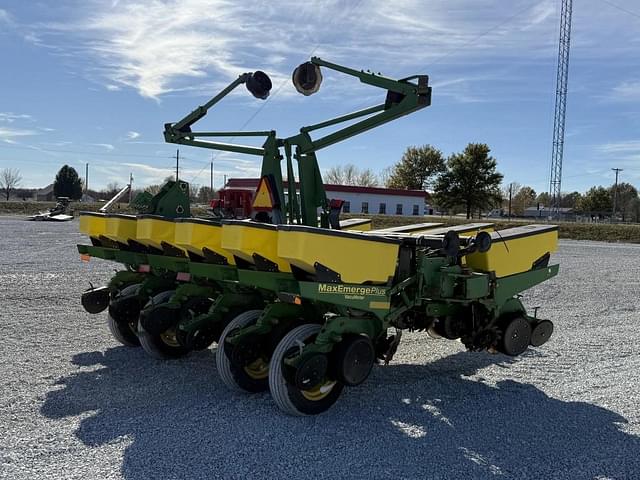 Image of John Deere 1760 equipment image 4