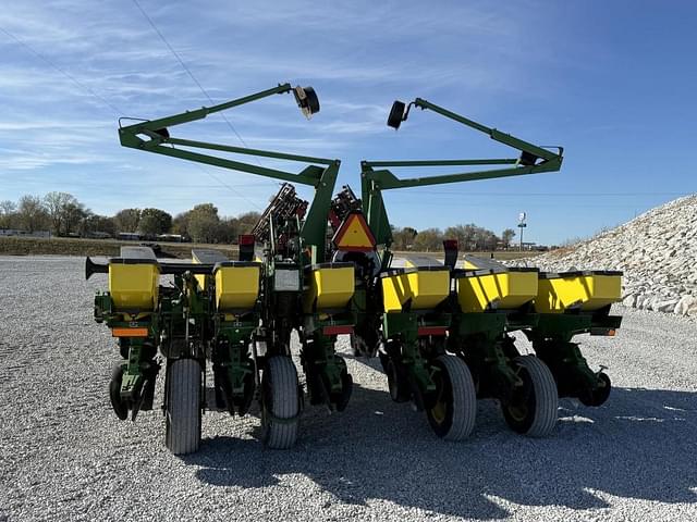 Image of John Deere 1760 equipment image 3