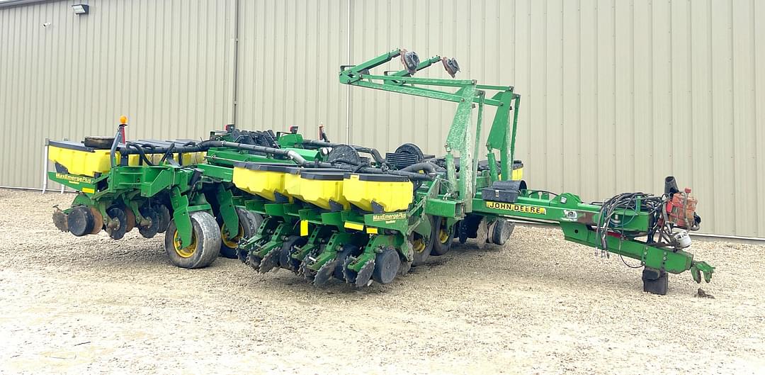 Image of John Deere 1760 Primary image