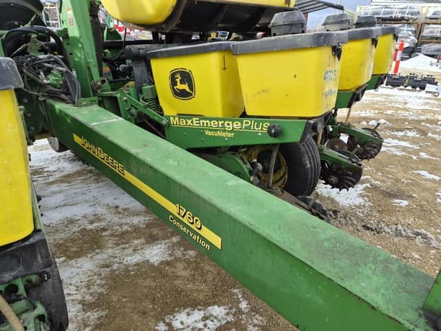 Image of John Deere 1760 equipment image 3