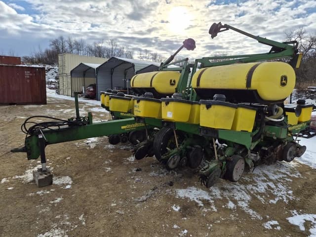 Image of John Deere 1760 equipment image 1