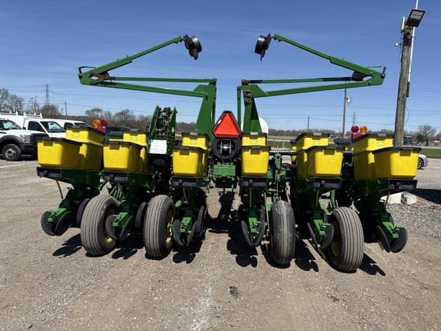 Image of John Deere 1760 equipment image 3