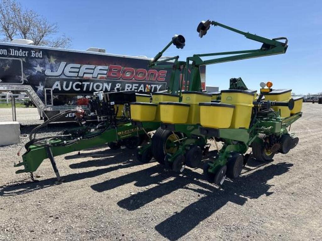 Image of John Deere 1760 Primary image