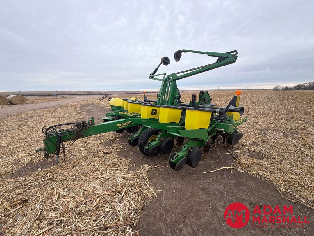 Image of John Deere 1760 Primary image