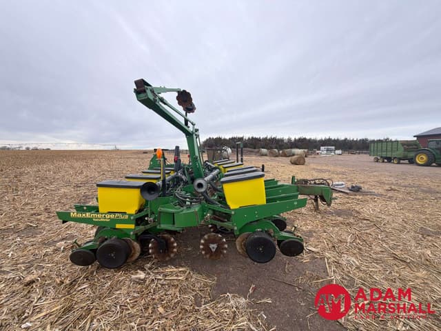 Image of John Deere 1760 equipment image 3