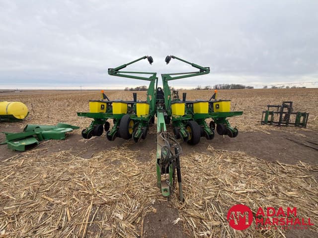 Image of John Deere 1760 equipment image 2