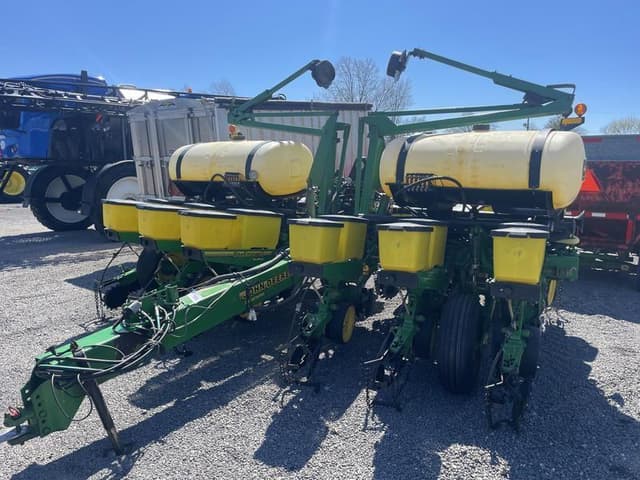 Image of John Deere 1760 equipment image 2