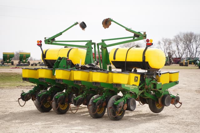 Image of John Deere 1760 equipment image 4