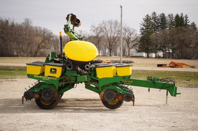 Image of John Deere 1760 equipment image 3