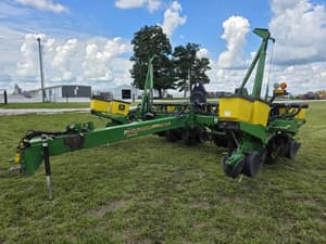 John Deere 1760 Image