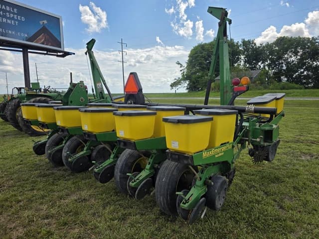 Image of John Deere 1760 equipment image 3