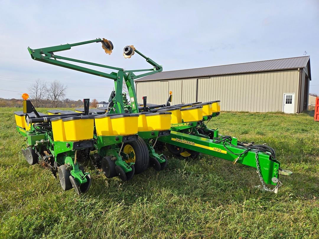 Image of John Deere 1760 Primary image