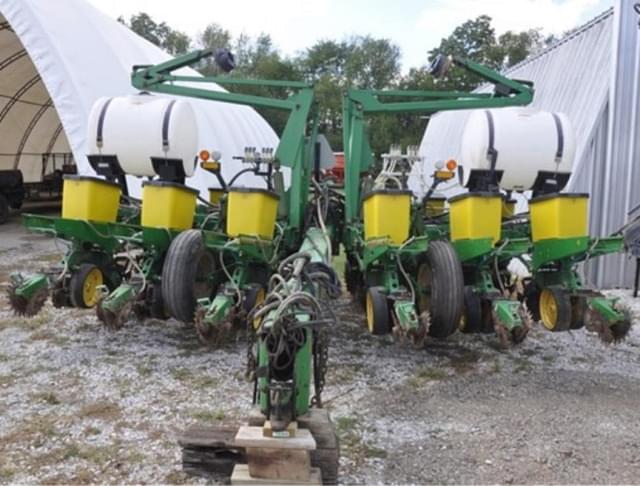 Image of John Deere 1760 equipment image 2