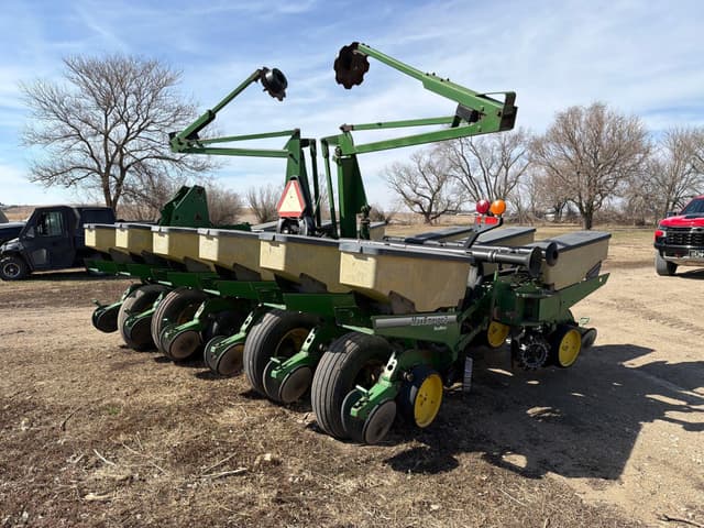 Image of John Deere 1760 equipment image 2